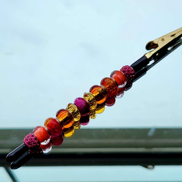 Vibrant Multicolor Beaded Smoke Clip - Picture 1 of 1